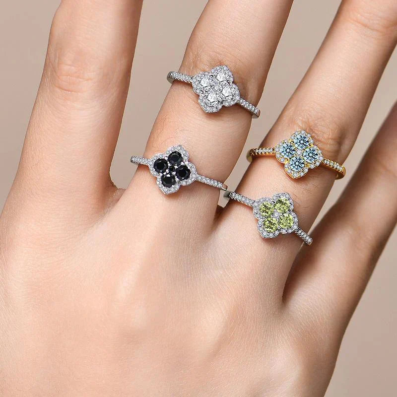 Soraya Kleeblatt Ring Sort | Hvidguld