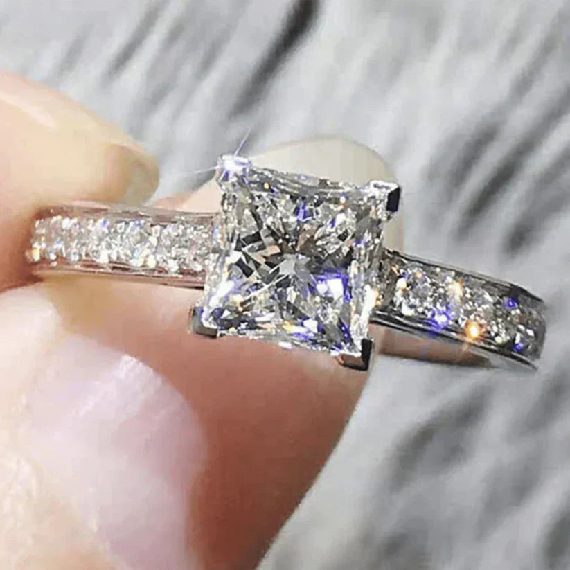 Leontina Gualtieri Ring | Hvidguld