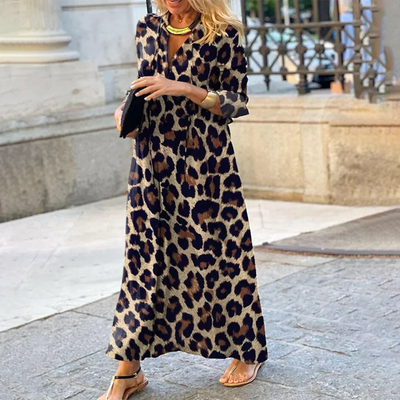 Lisa | Feminint kjole med moderne leopardmønster