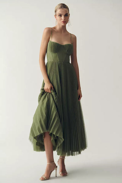 Rosea plisseret tylkjole med asymmetrisk drapering