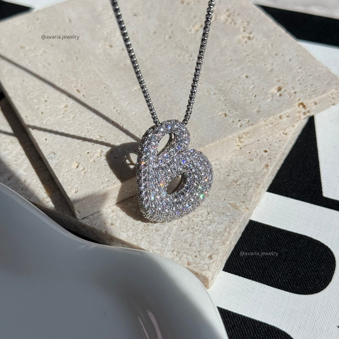 Navnesmykke Bubble med diamant | 18k Guld