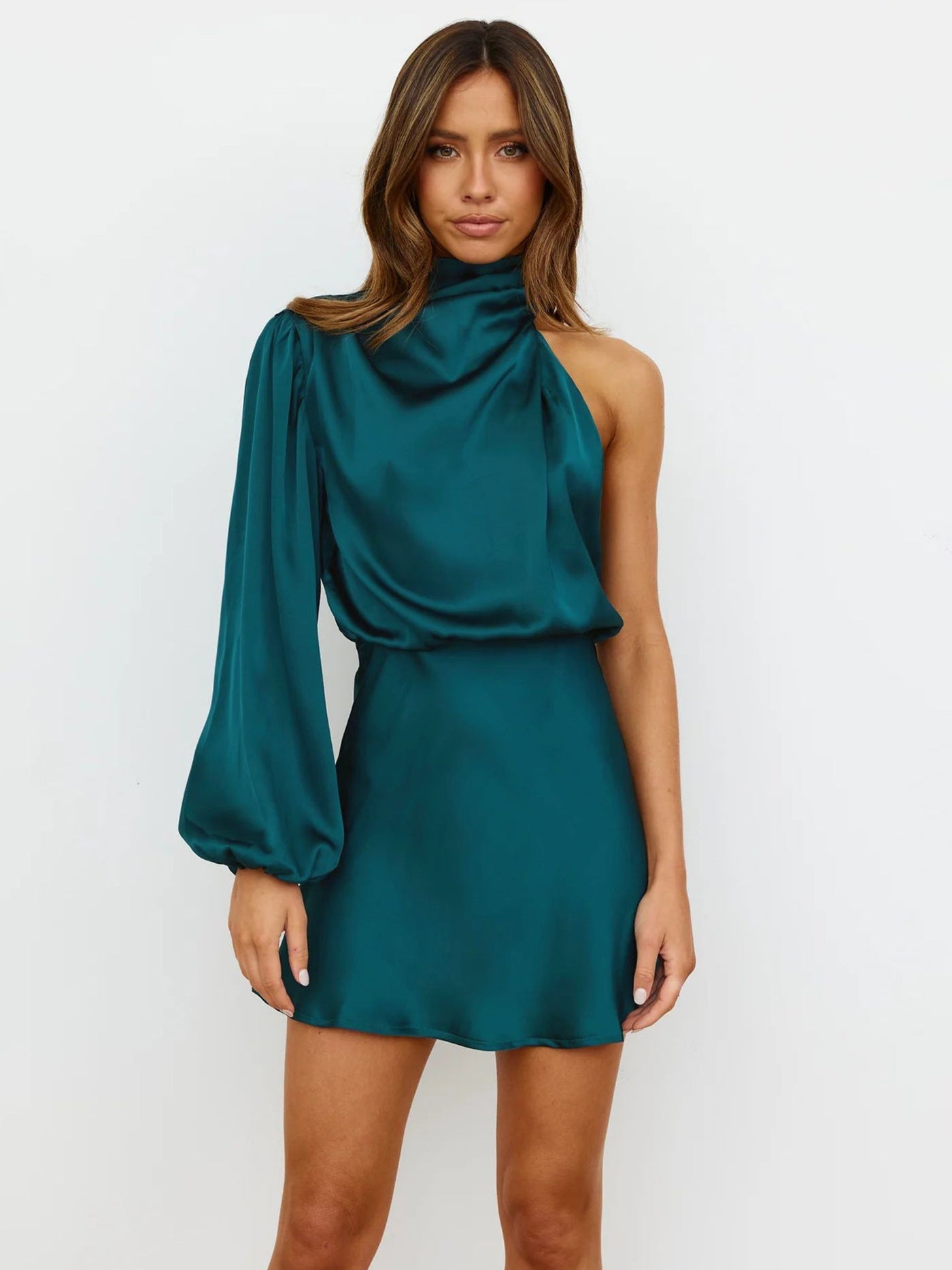 Aftenkjole Rosea Satin Drape med én skulder