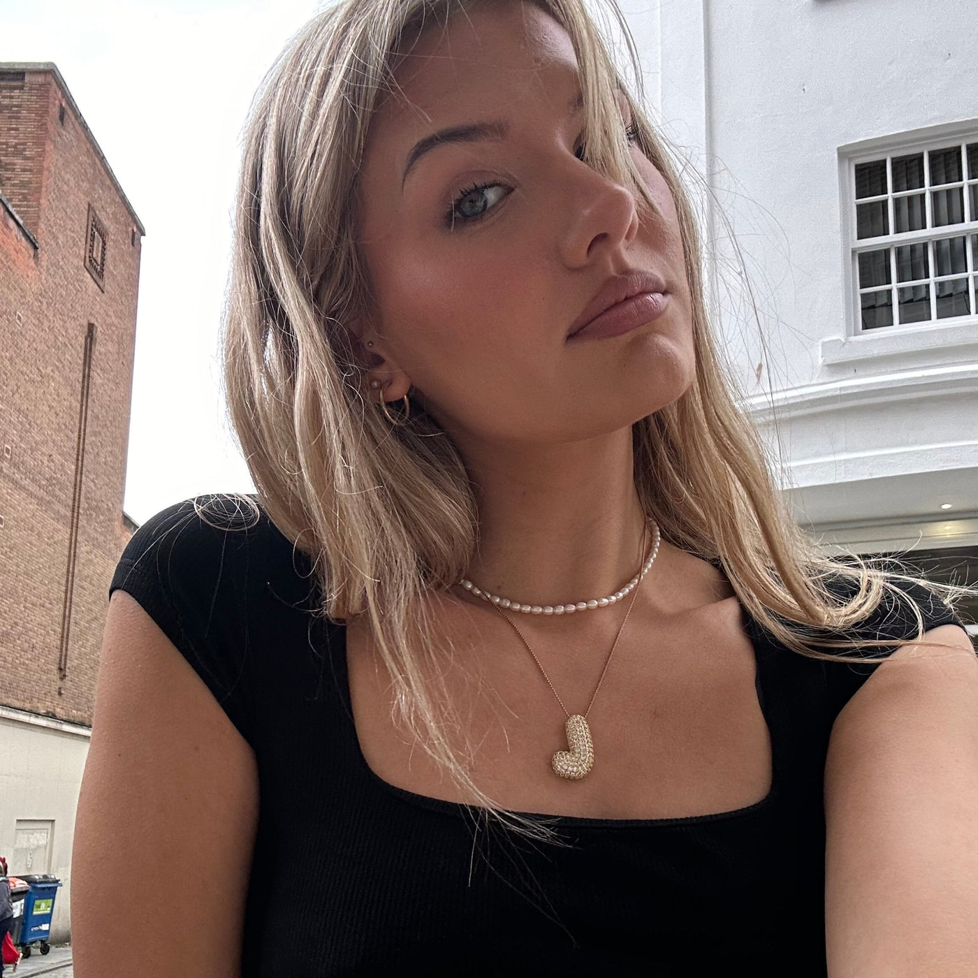 Navnesmykke Bubble med diamant | 18k Guld