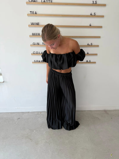 Noa | Satin Sæt Med Elegant Glamour