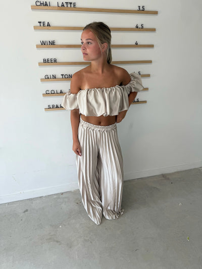 Noa | Satin Sæt Med Elegant Glamour