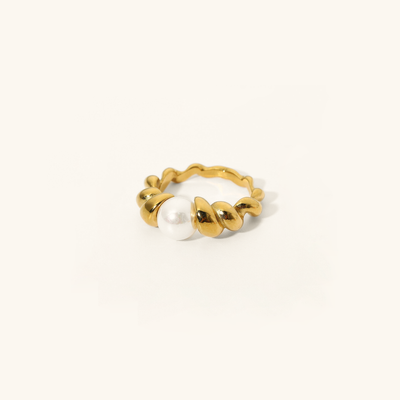 Scarlett ring med ferskvandsperler | 18k guld