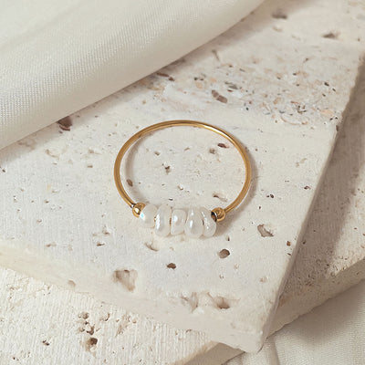 magnolia ring med ferskvandsperler | 18k Guld