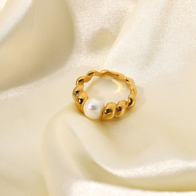 Scarlett ring med ferskvandsperler | 18k guld