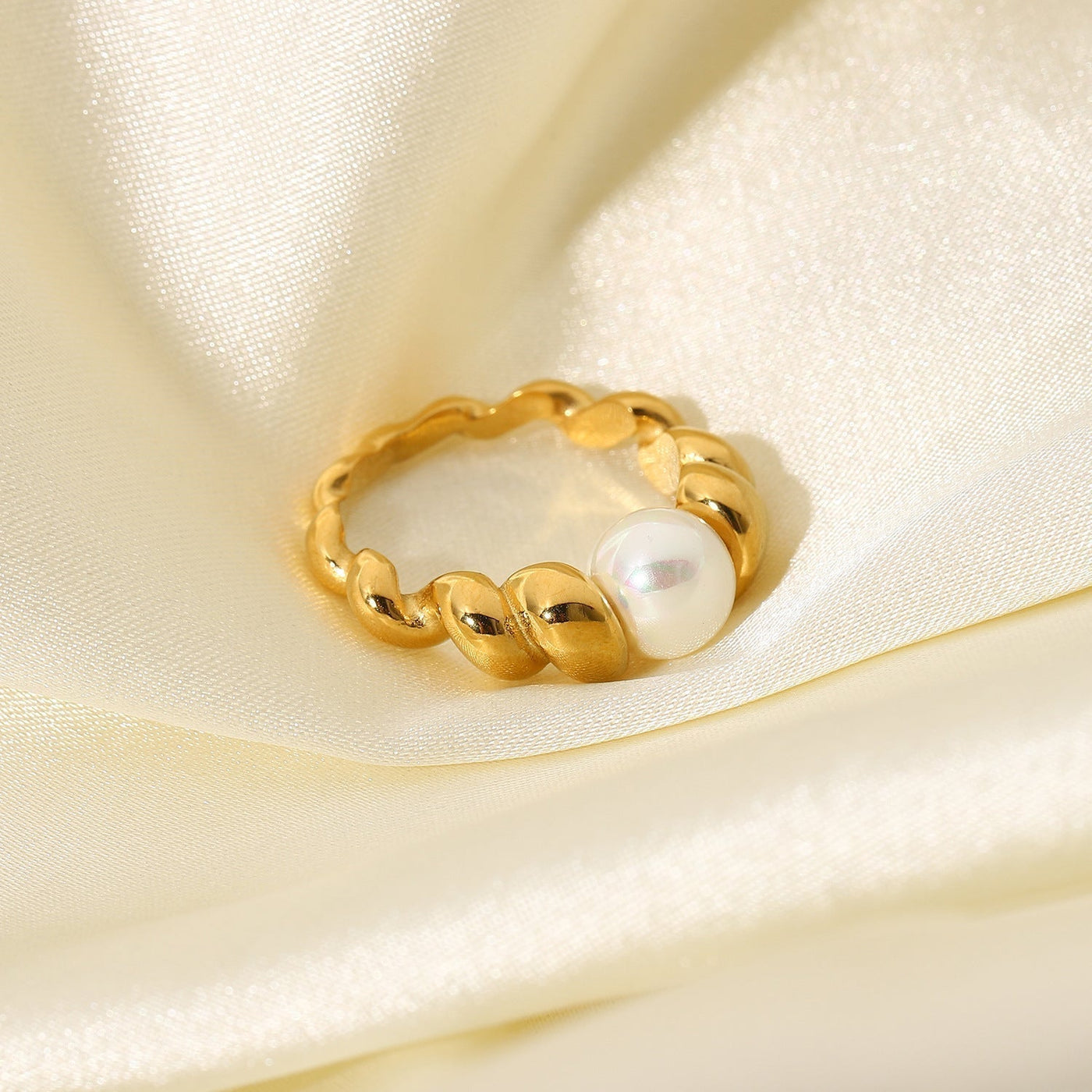 Scarlett ring med ferskvandsperler | 18k guld