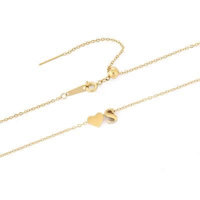 navnesmykke med initialen Ria | 18k Guld
