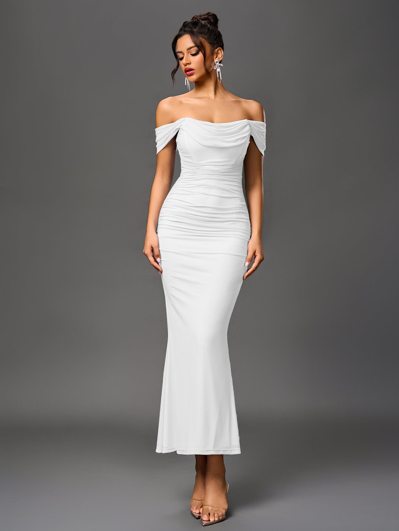 Off-Shoulder Kjole, Rynket & Lynlås Bagpå