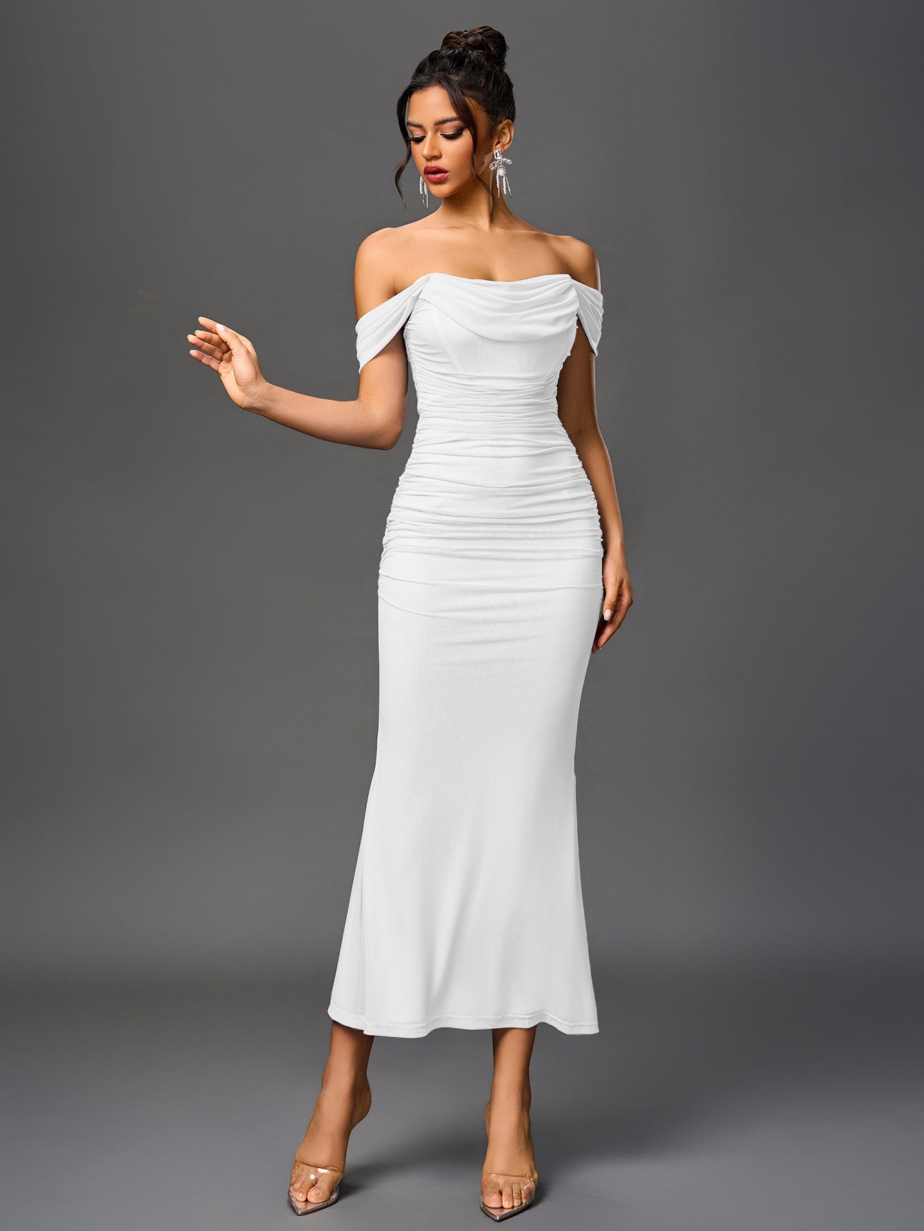 Off-Shoulder Kjole, Rynket & Lynlås Bagpå