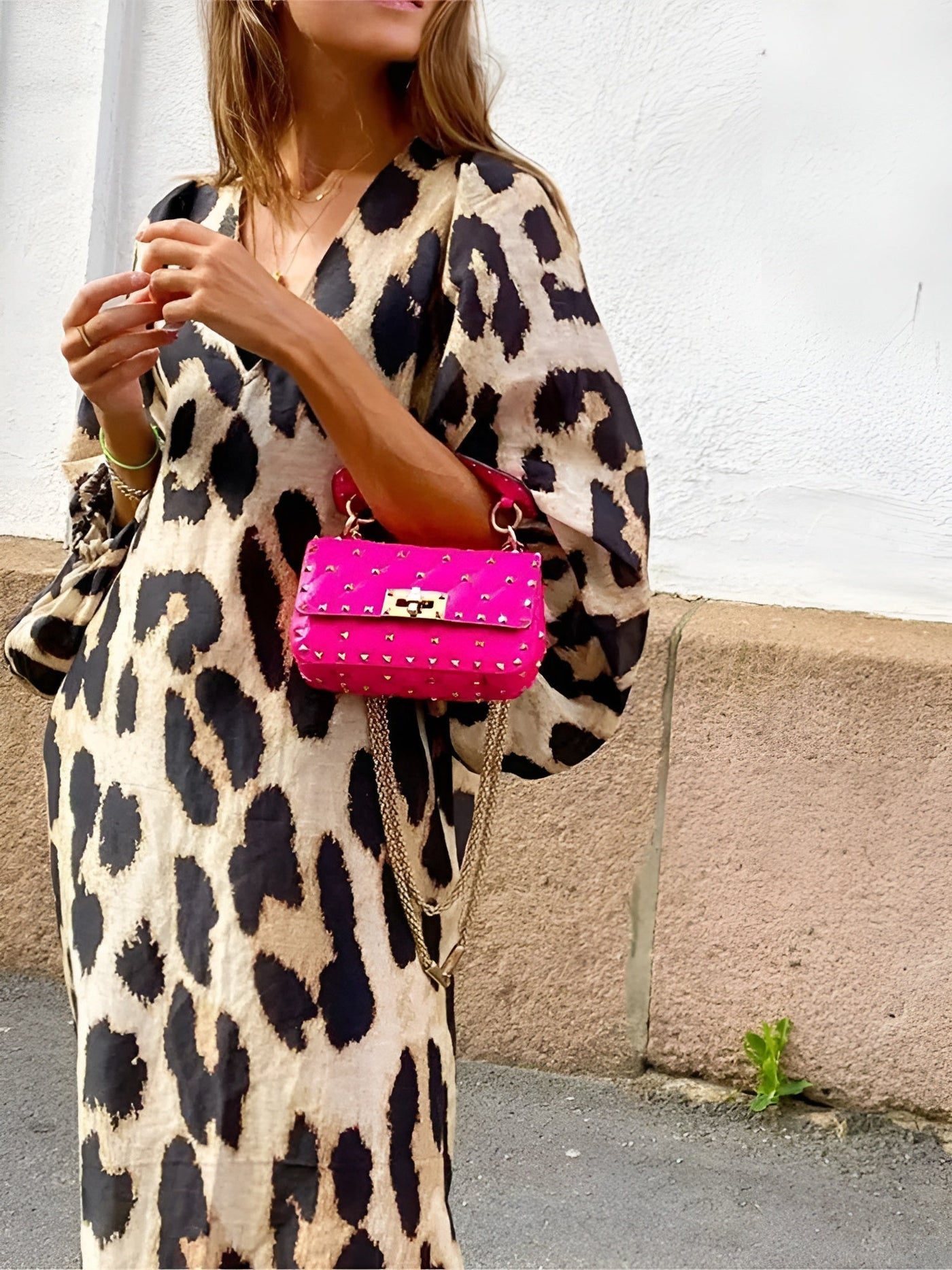 Lisa | Feminint kjole med moderne leopardmønster