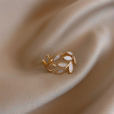 Pure - Elegant Hvid Opal Blad Ring