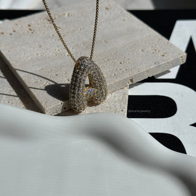 Navnesmykke Bubble med diamant | 18k Guld