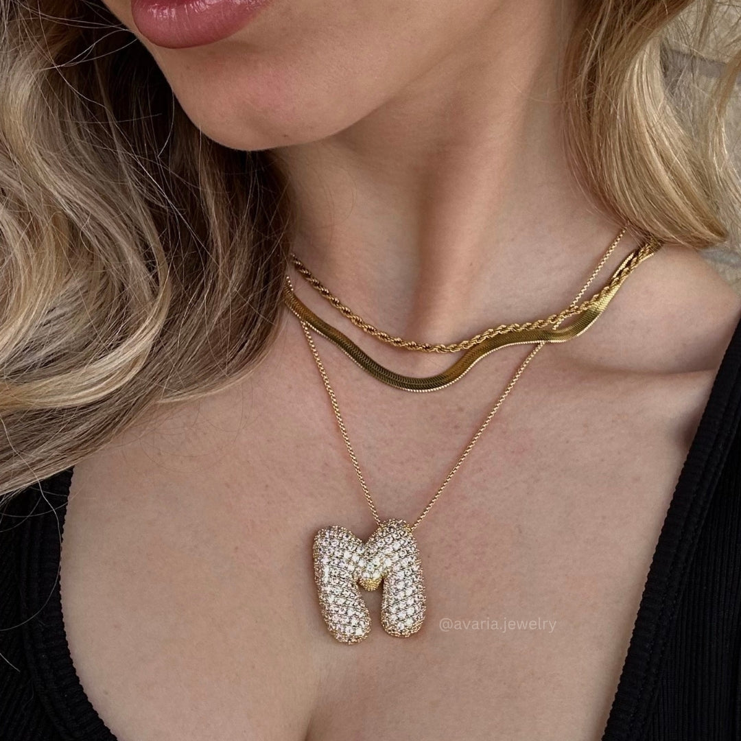 Navnesmykke Bubble med diamant | 18k Guld