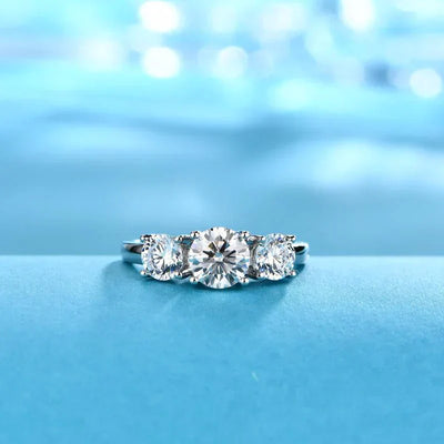 Clare Dreifach Stein Ring | Hvidguld