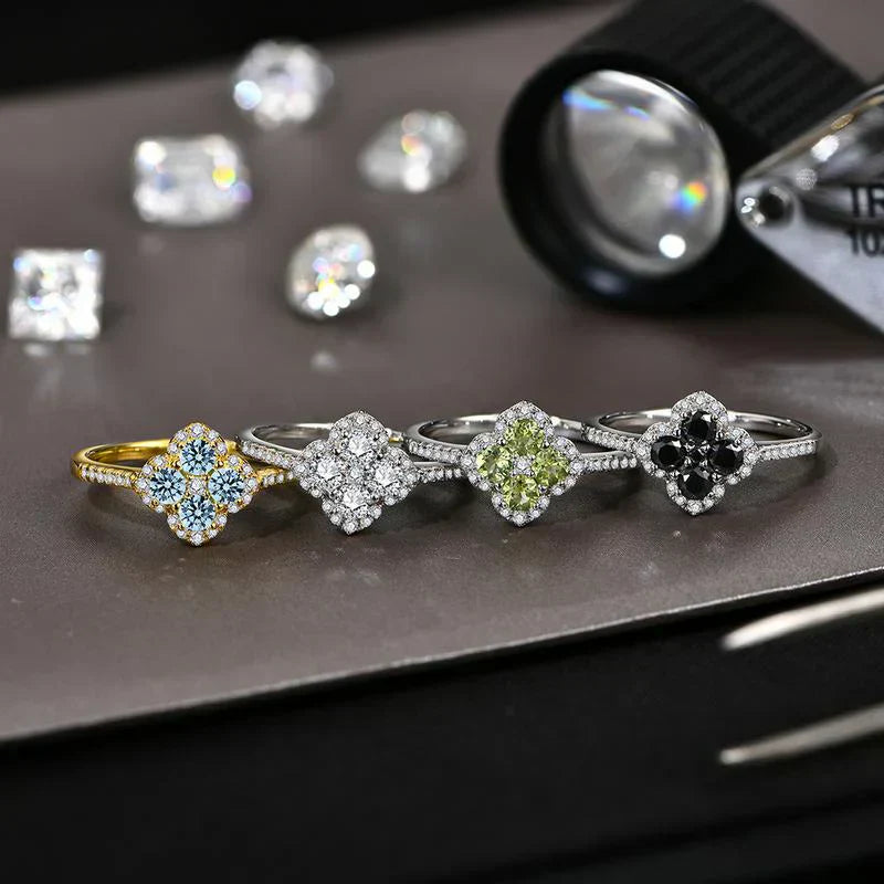 Soraya Kleeblatt Ring Sort | Hvidguld