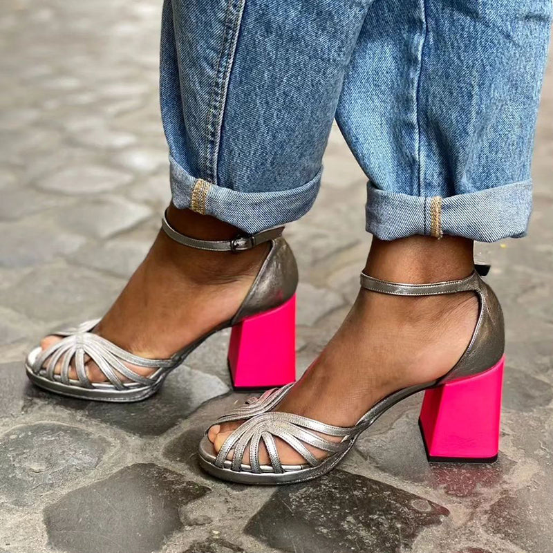 Yvette | Statement-sandaler med glansfuld finish
