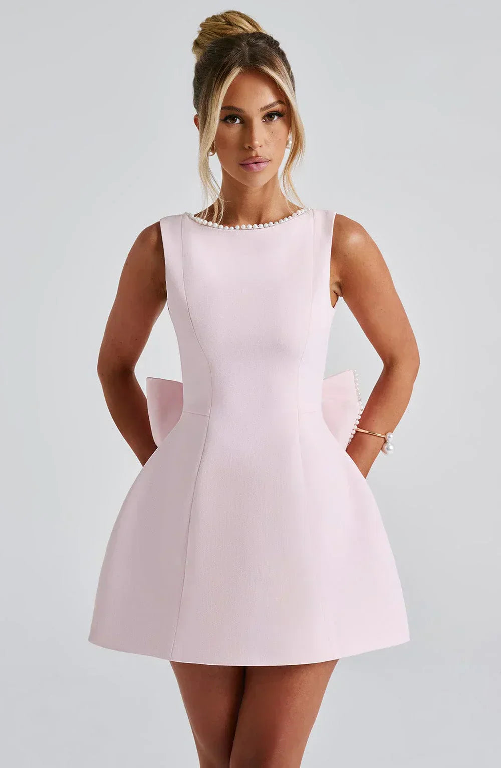 Mini kjole Rosea Pearl Bow