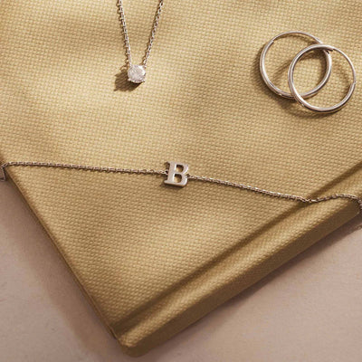 Vita Signa Initial Armbånd | Hvidguld 14k