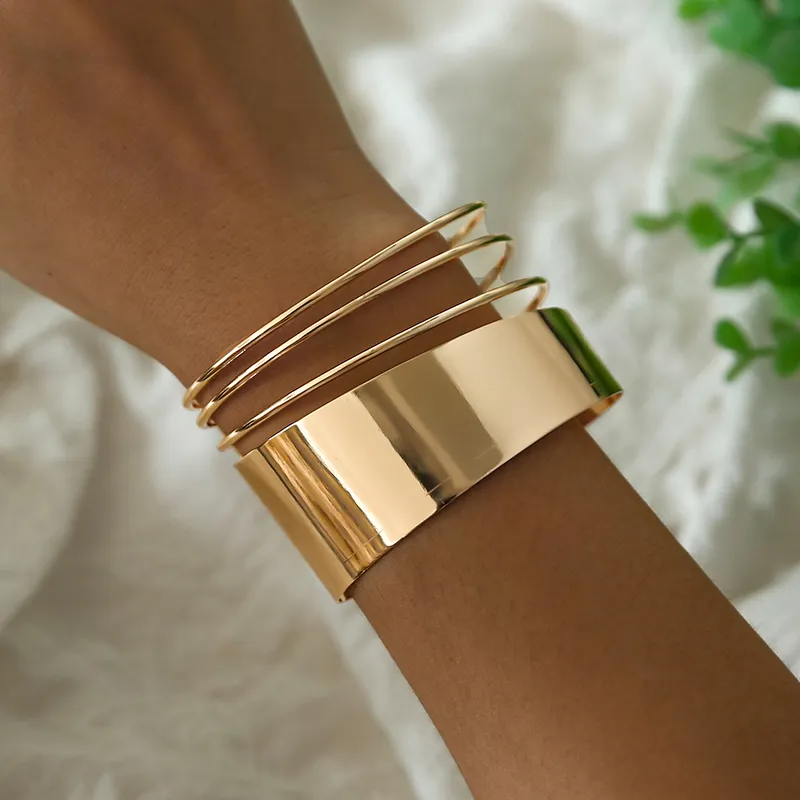 Guld klassisk vintage armbånd