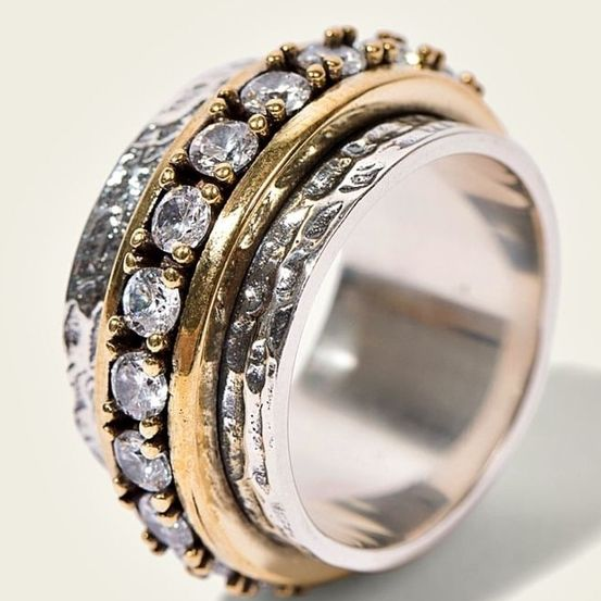 Elegant Ring med Zirconia Stene