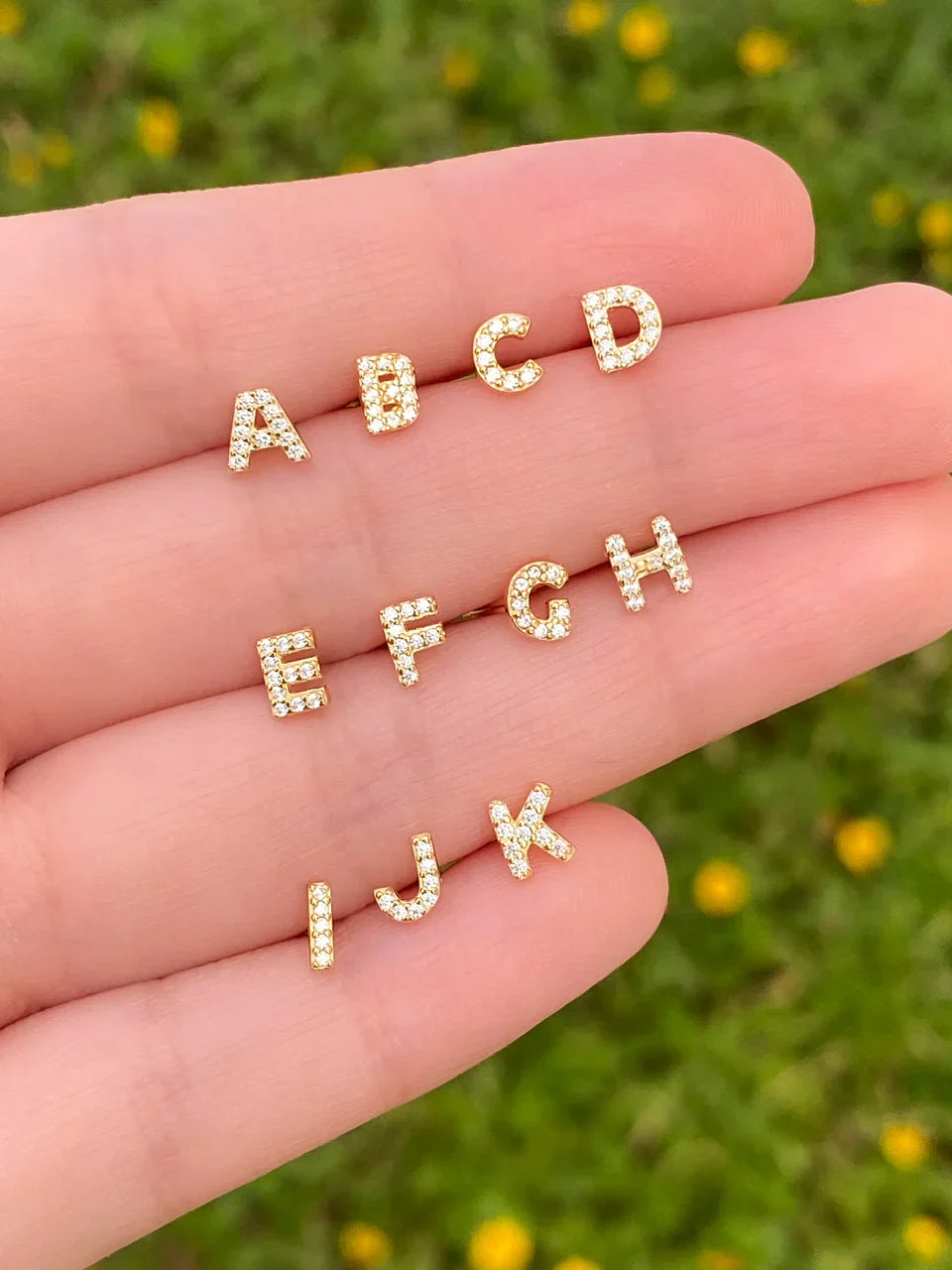 Initial Ørering 1stk | Hvidguld 16k