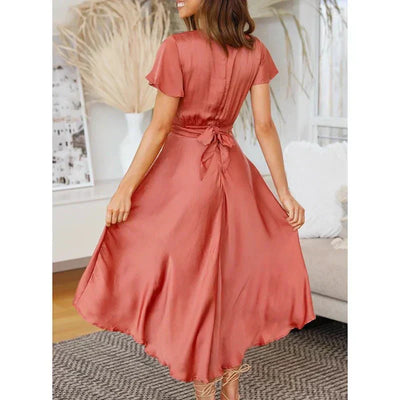 Rosea Elegant midi kjole med flæser på ærmerne