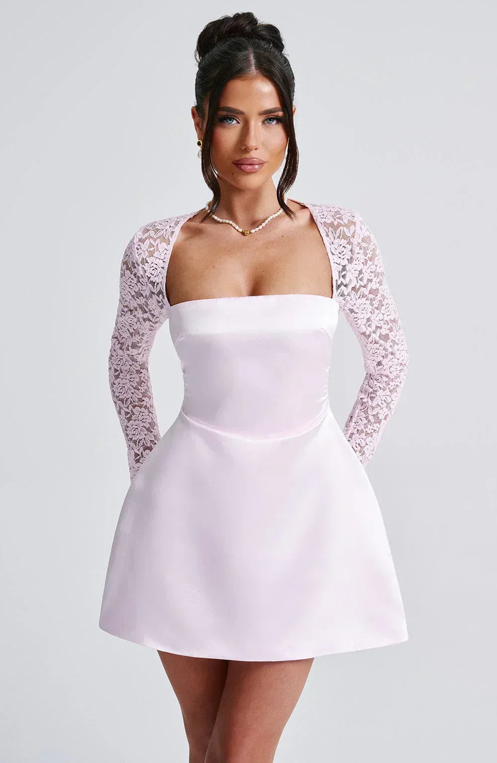 Rosa satin mini kjole