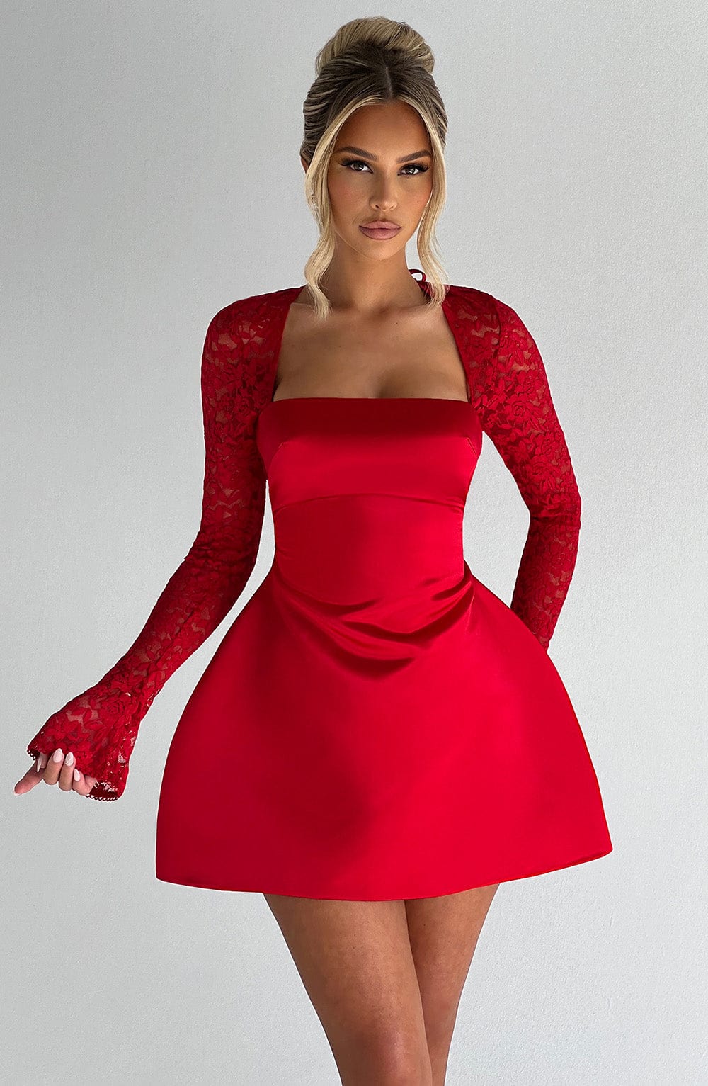 Rosa satin mini kjole